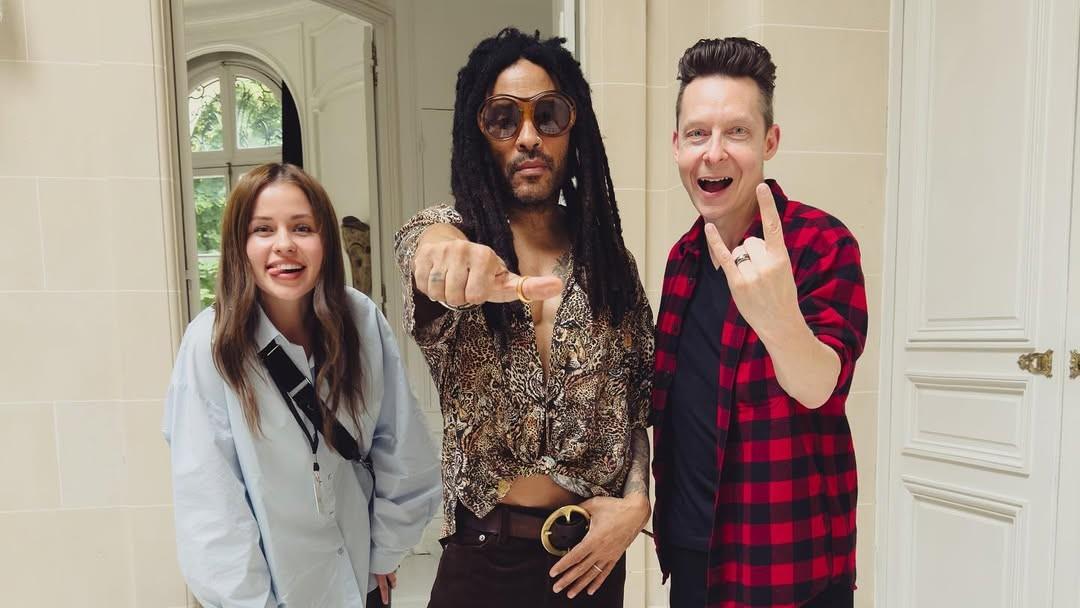 Frank Borin produced one of the renowed music videos with Lenny Kravitz - "TK421"